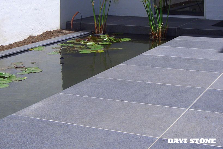 Dark Grey Granite Outdoor Tiles For Flooring 30X60 Flamed